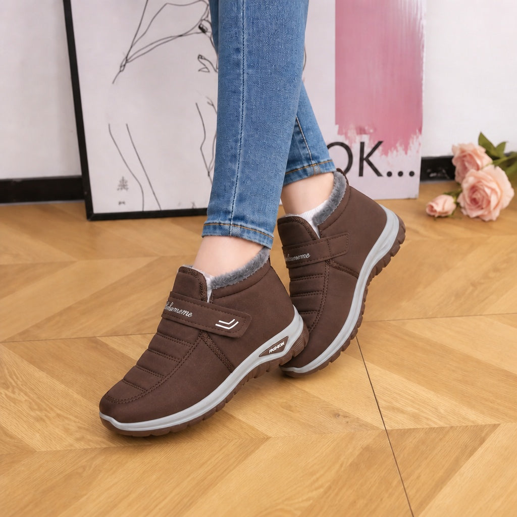Mia | Women's Faux Fur Lined Snow Boots with Velcro Strap